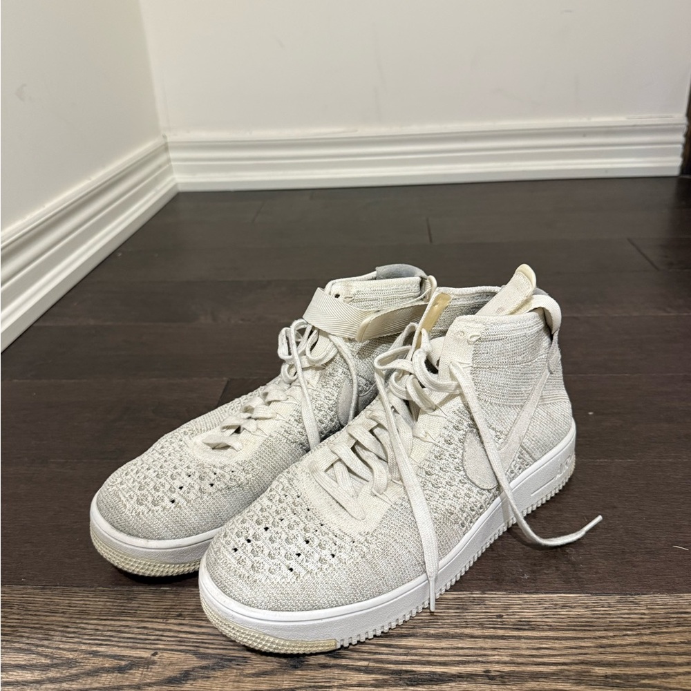 Nike Men’s Air Force 1 Flyknit Mid - Cream - Picture 2 of 3